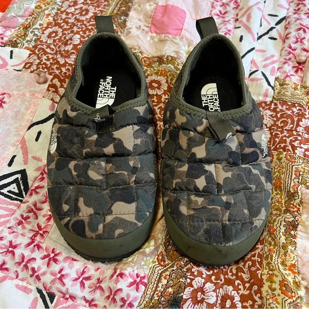 The North Face Kids Camouflage Slippers